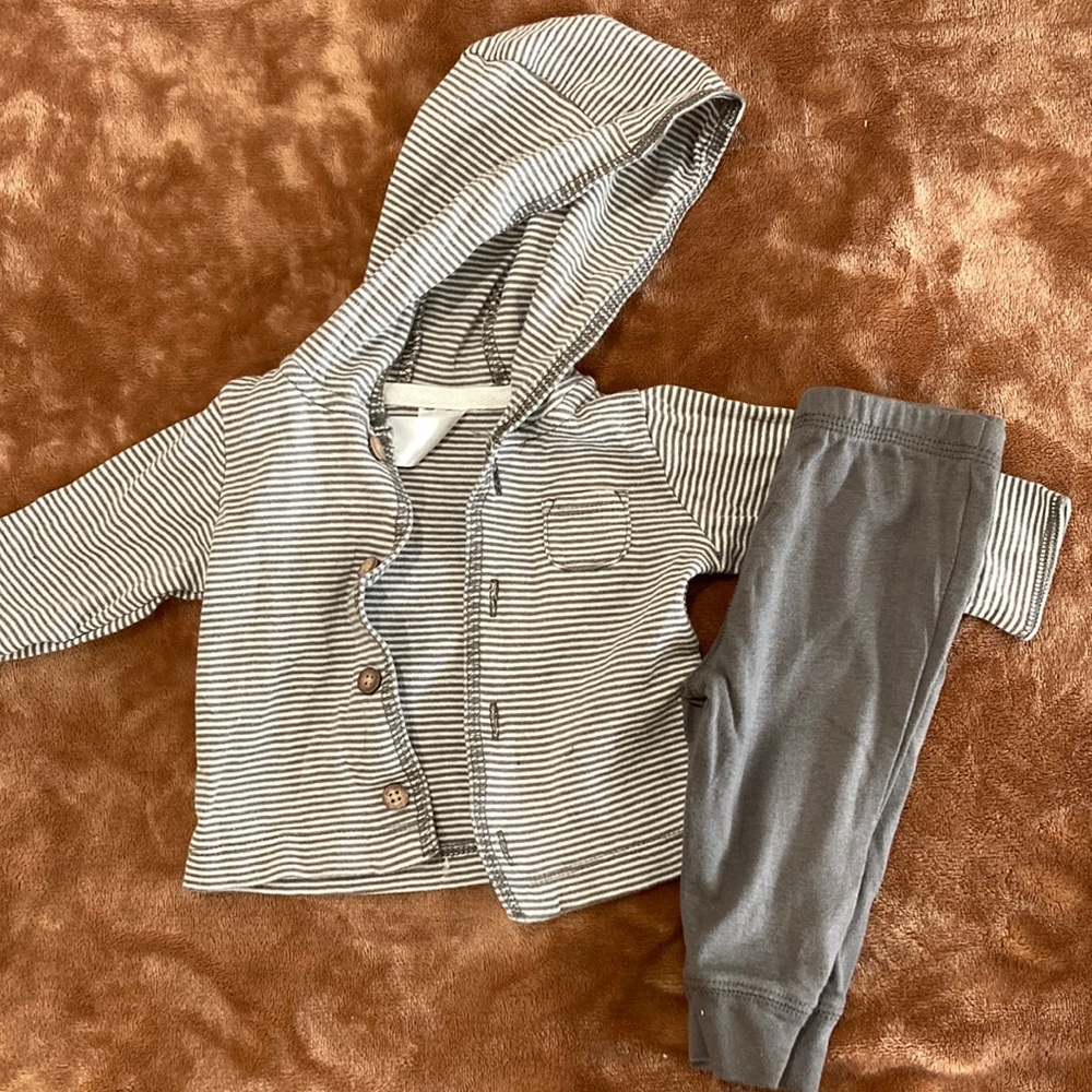 Baby/infant carters two piece matching hoodie jogging  set size 3 months